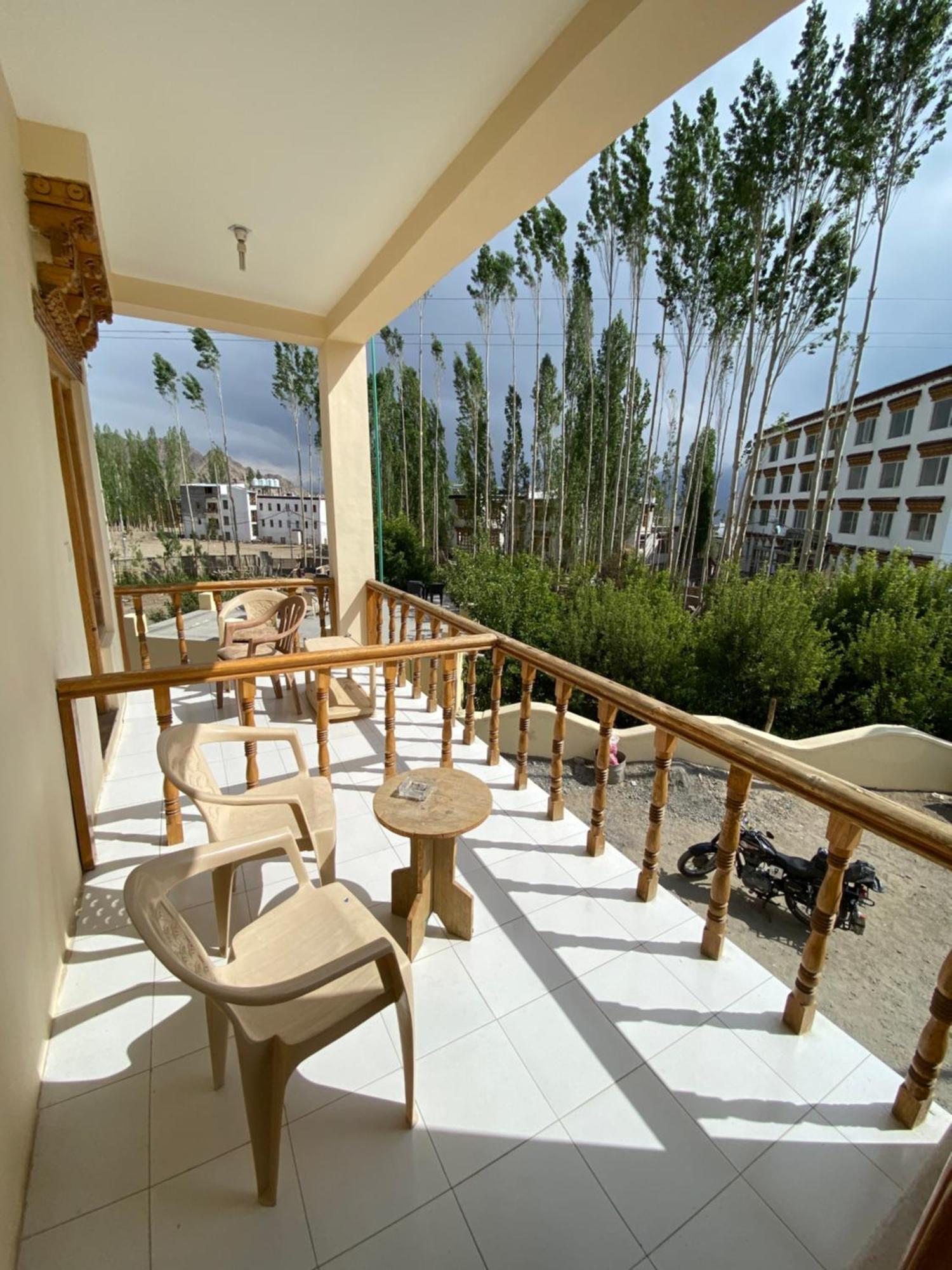 Zaltak Guest House And Hostel Leh Exterior photo